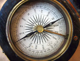 19th century mahogany cased pocket compass