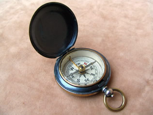Early 20th C English pocket compass