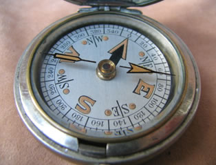 Dial view of Dennison MKVI pocket compass