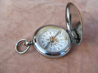 Late 19th century hunter cased pocket compass