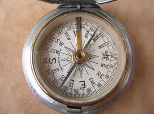 Close up view of dial showing jewelled pivot bearing
